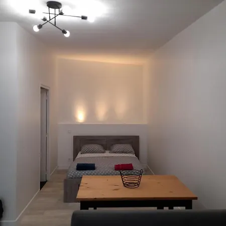 Le Wanda Jaune Apartment